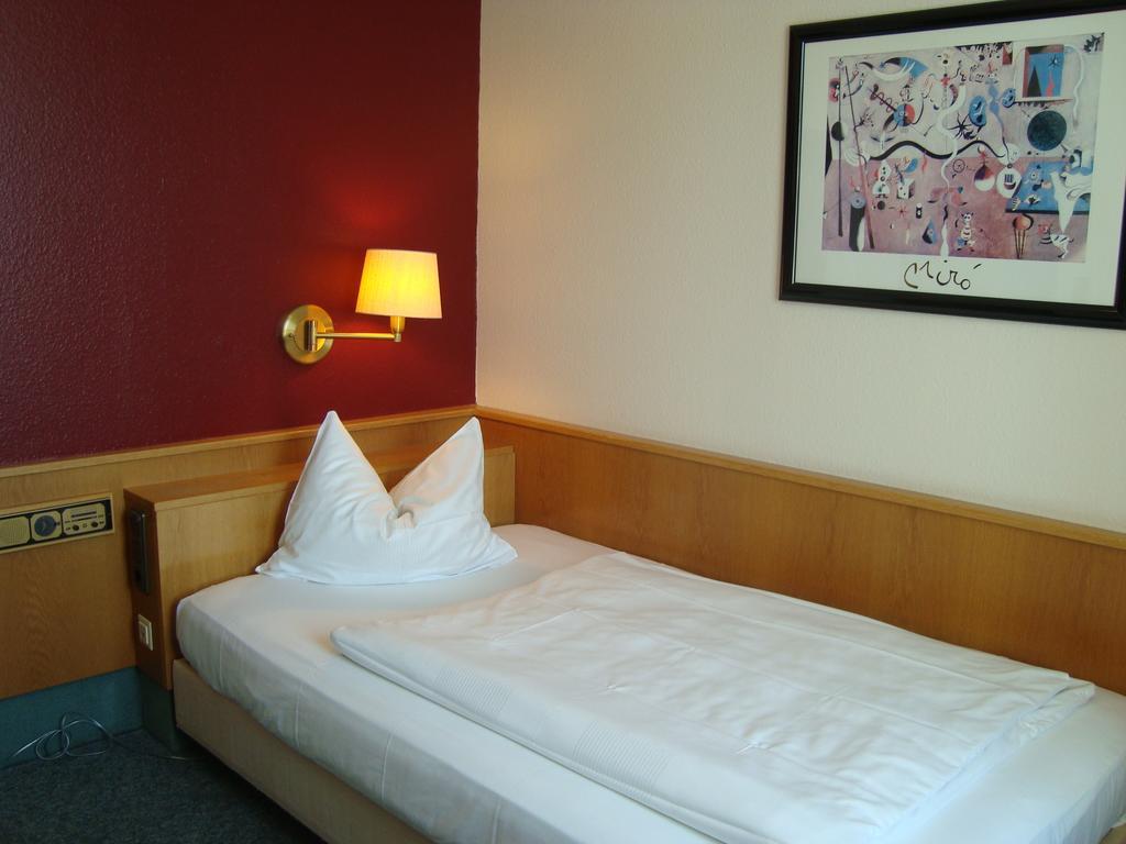 Hotel-Restaurant Handelshof Dortmund Oda fotoğraf
