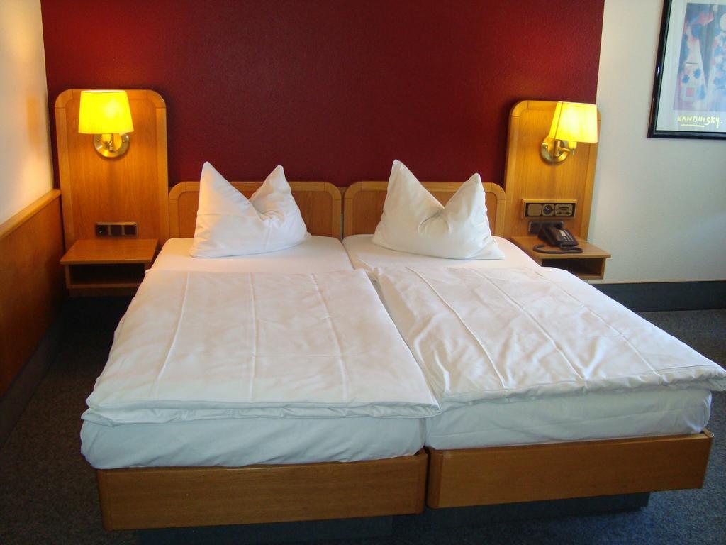 Hotel-Restaurant Handelshof Dortmund Oda fotoğraf