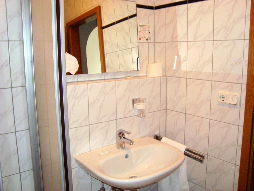 Hotel-Restaurant Handelshof Dortmund Oda fotoğraf